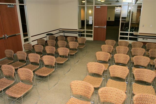 photo of medium auditorium size conference room setup